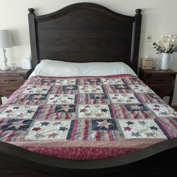 Handmade Patriotic Quilt - Picture 1 of 9